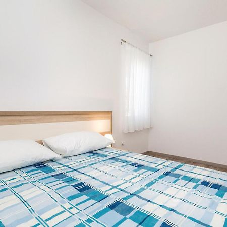 Lovely Apartment In Mandre With Wifi Exterior foto