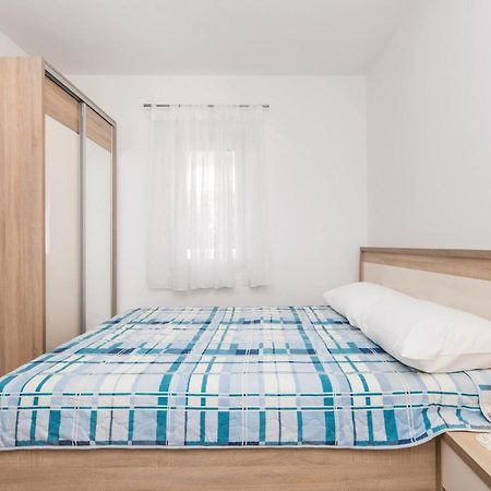 Lovely Apartment In Mandre With Wifi Exterior foto