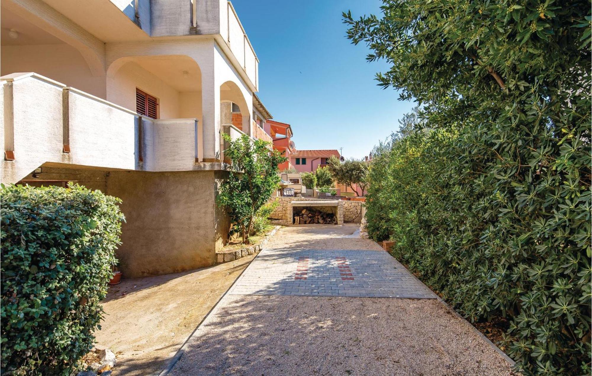 Lovely Apartment In Mandre With Wifi Exterior foto